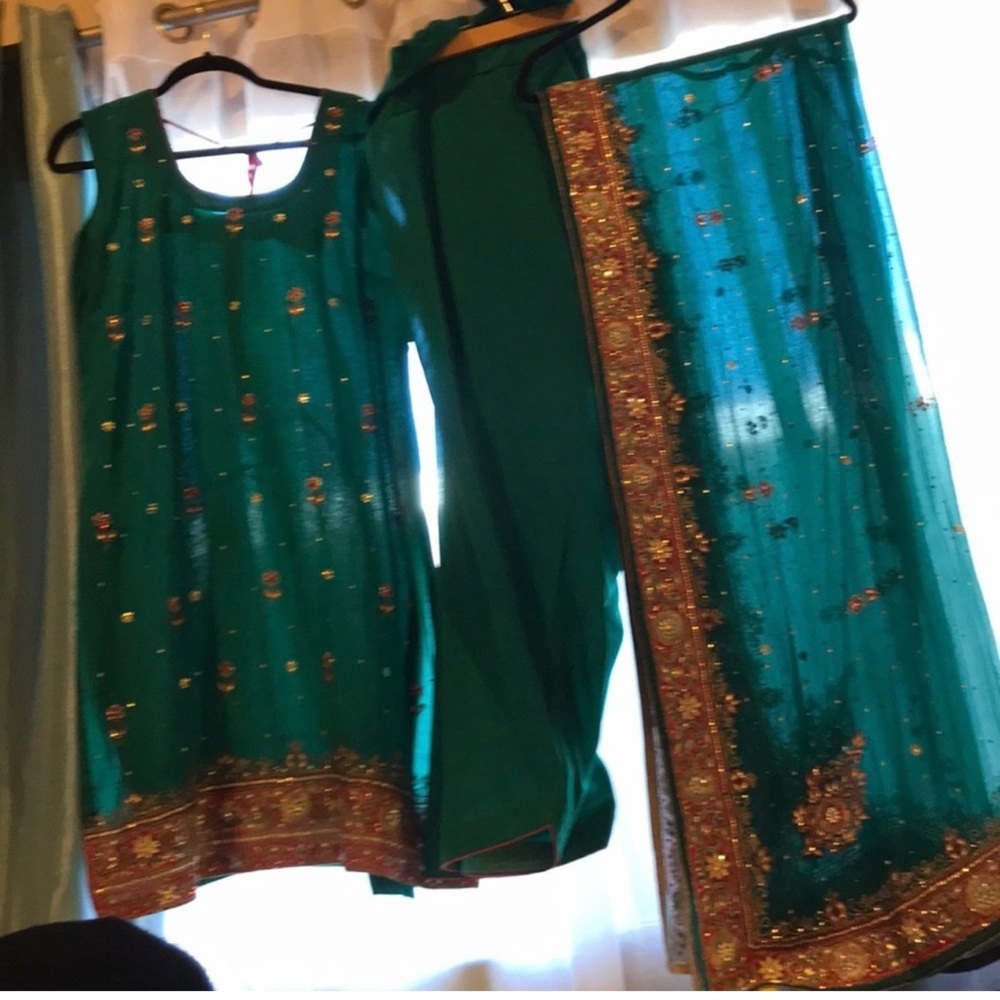 Worn Once Like New Condition 3 Peace’s Indian Sar… - image 1